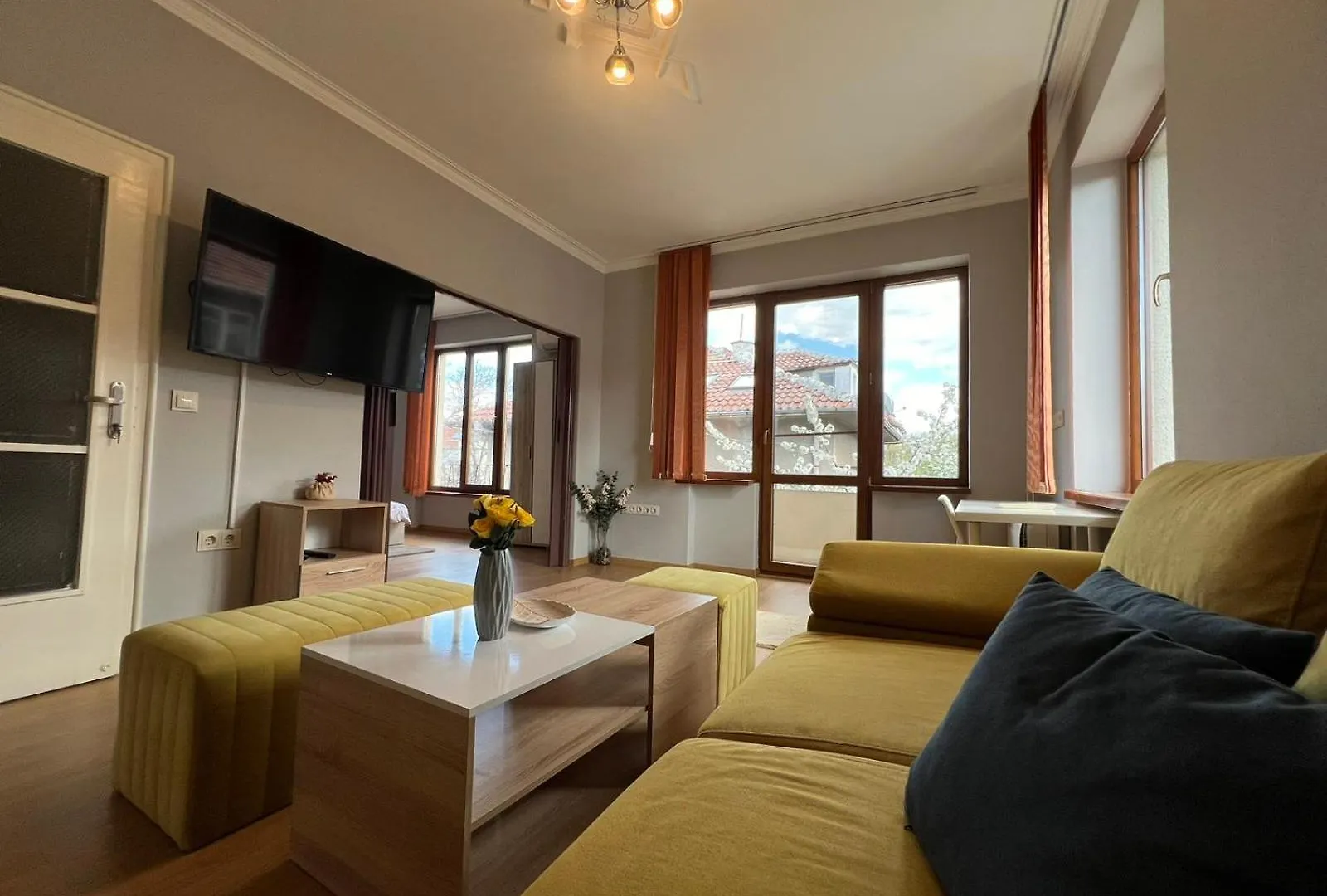 Rio Sunny 2Bdr Apt Near Ndk - Metro - Non-Stop Paid Public Parking Sofia