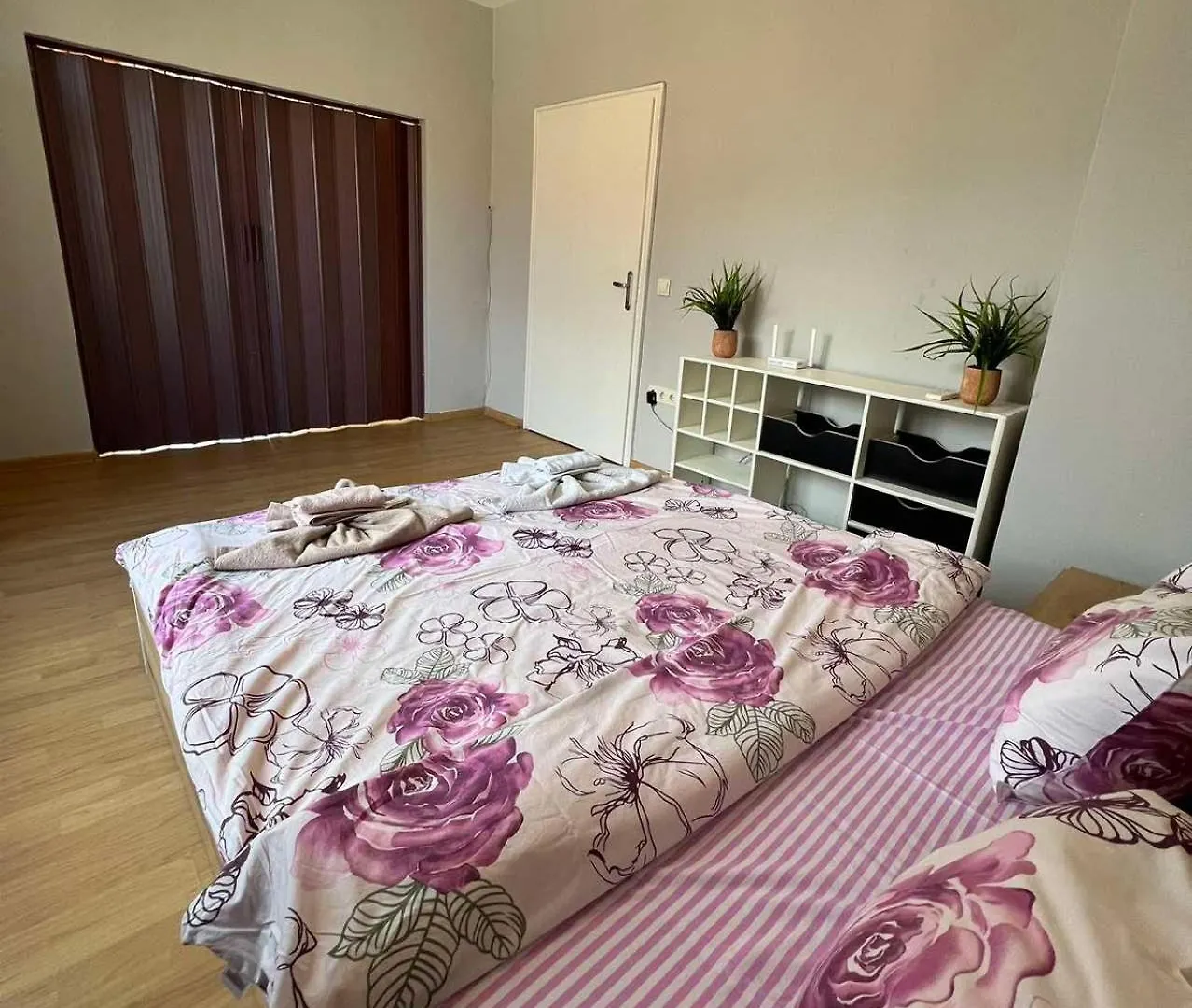 Rio Sunny 2Bdr Apt Near Ndk - Metro - Non-Stop Paid Public Parking Sofia 0*,  Bulgarije