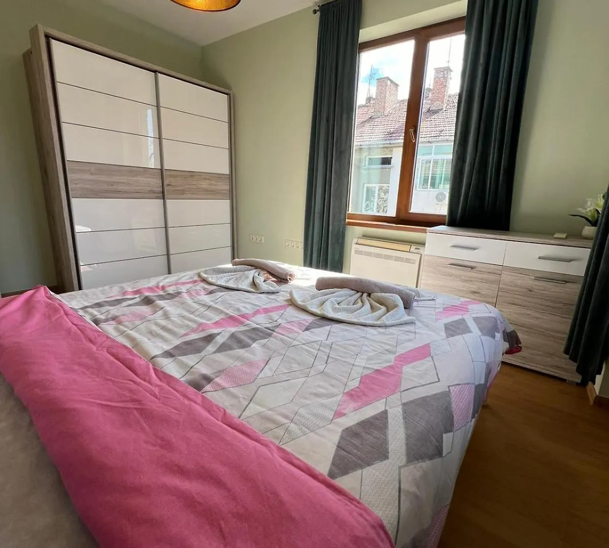 Rio Sunny 2Bdr Apt Near Ndk - Metro - Non-Stop Paid Public Parking Sofia